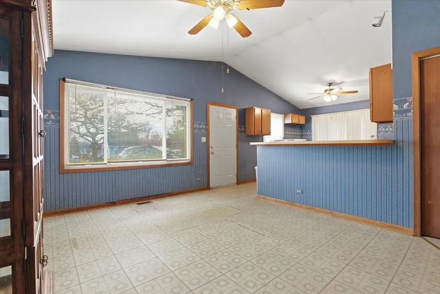 406 E Clarendon Drive, Round Lake Beach, IL 60073 - Image #2