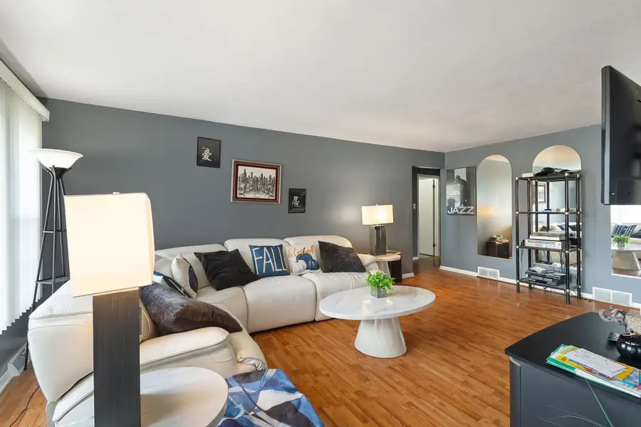 15607 Gouwens Lane, South Holland, IL 60473 - Image #2