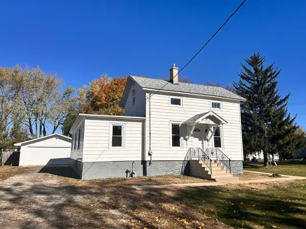 210 W Hall Street, Leland, IL 60531