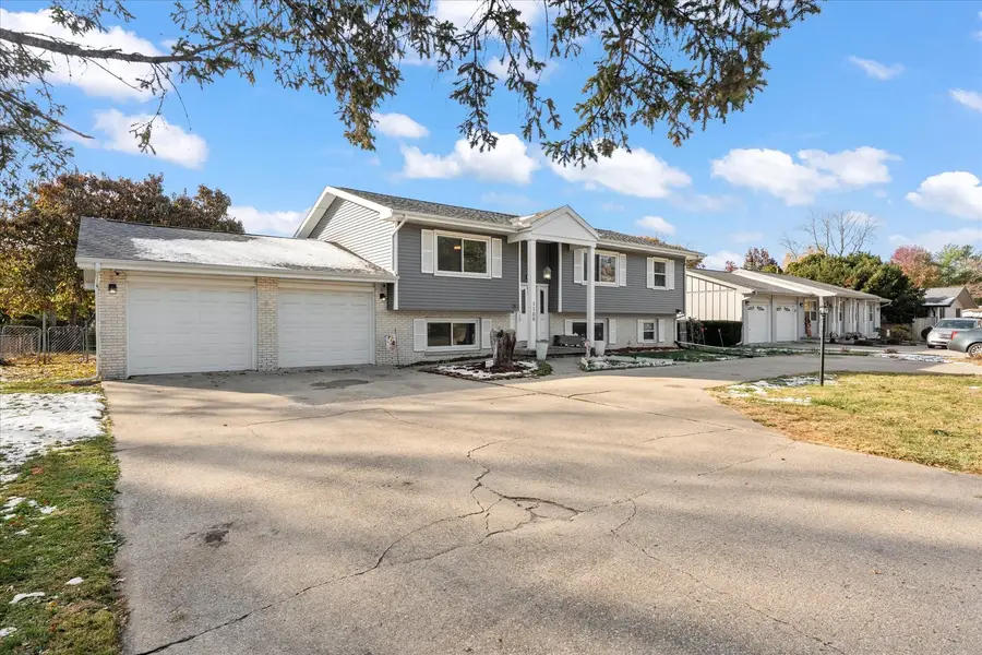 1109 W Kirby Avenue, Champaign, IL 61821 - Image #3