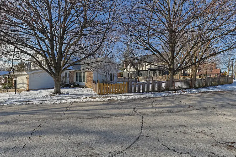 2656 Bloomfield Drive, Lisle, IL 60532 - Image #3