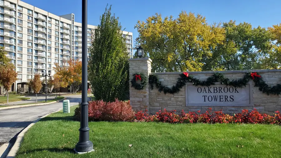 20 N Tower Road #6J, Oak Brook, IL 60523 - Image #2