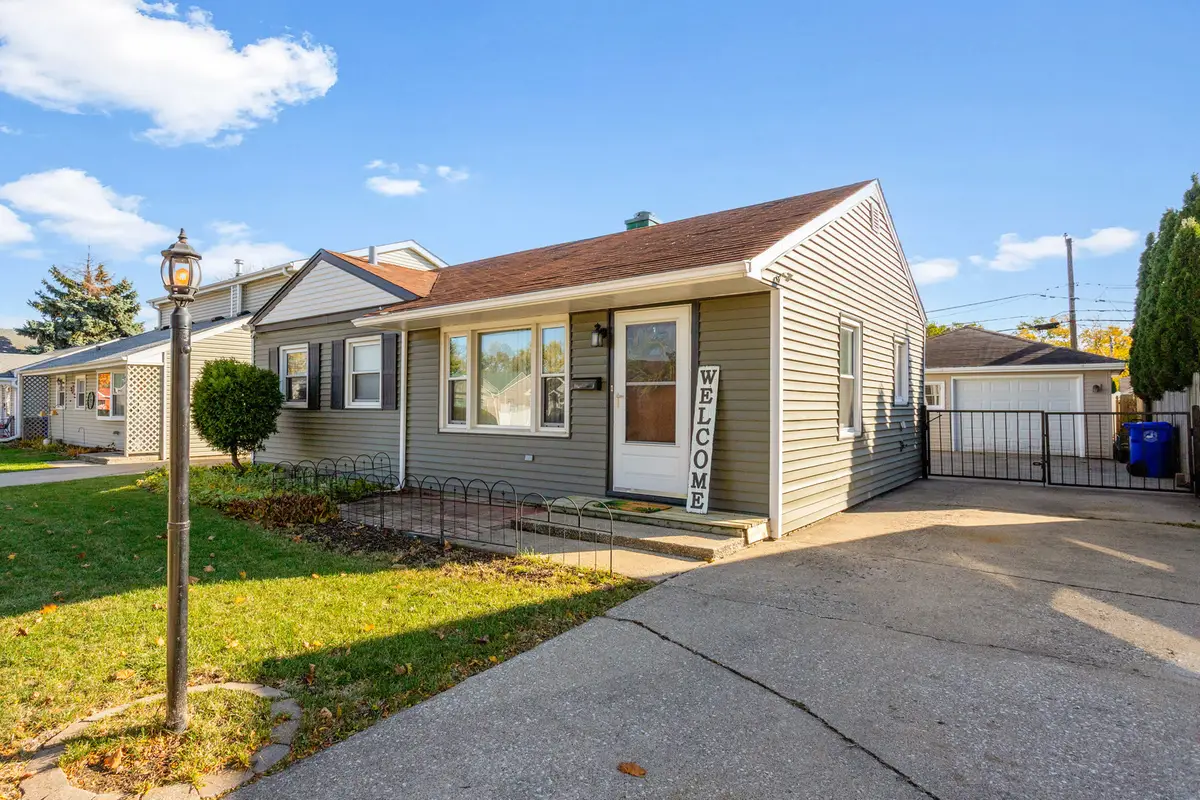 8635 44th Place, Lyons, IL 60534 - Image #1