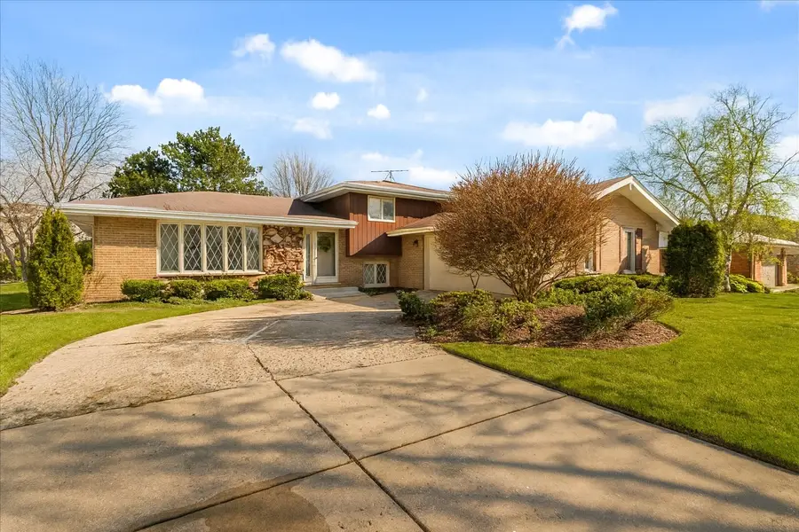 8209 Middlebury Avenue, Woodridge, IL 60517 - Image #2