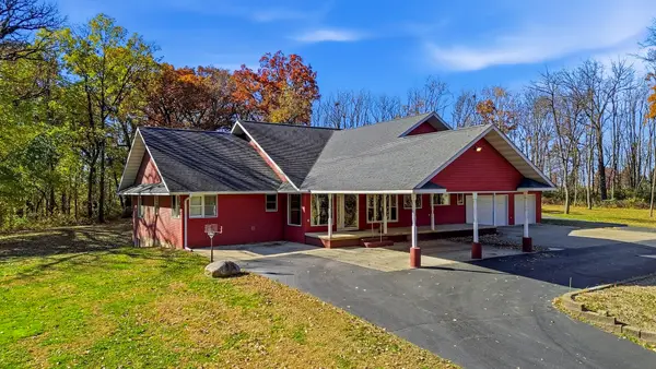 15207 Henry Road, Morrison, IL 61270