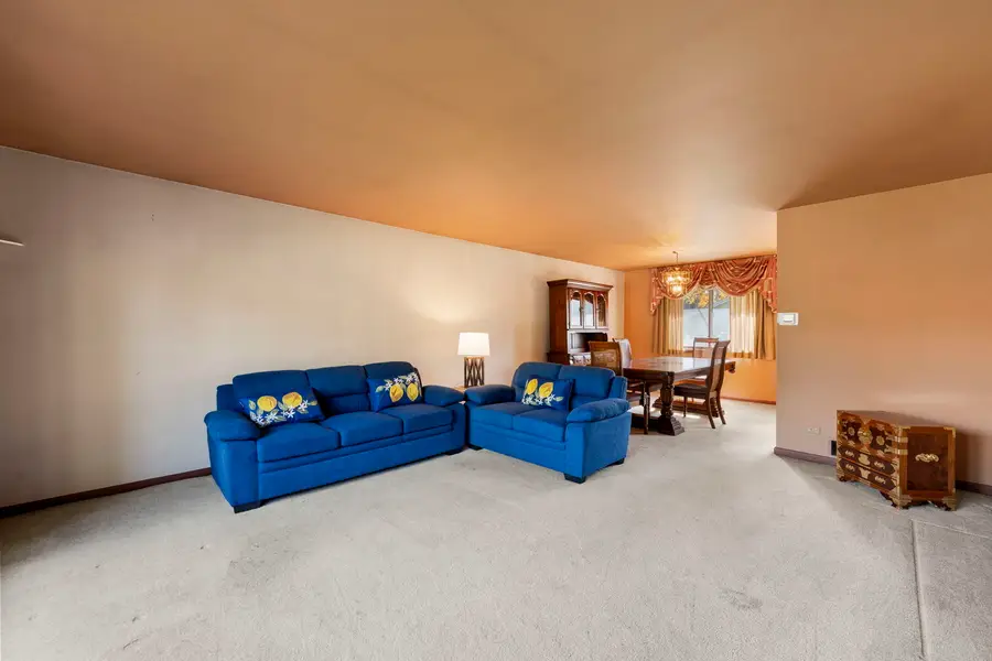 2405 Avondale Avenue, Park Ridge, IL 60068 - Image #2