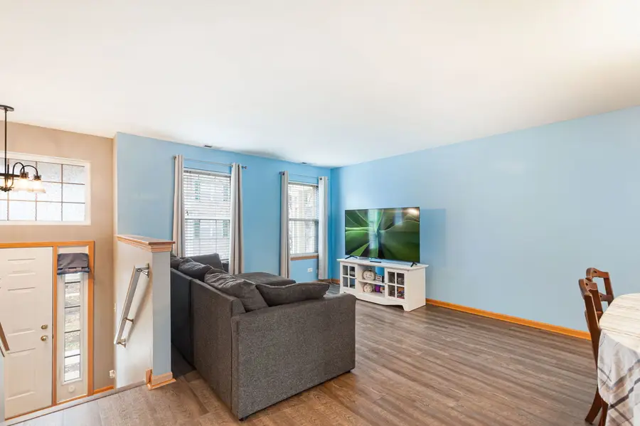 932 Clover Lane, Pingree Grove, IL 60140 - Image #2