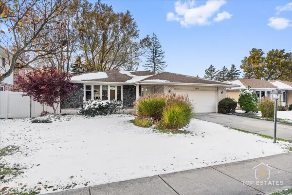 1802 N Aspen Drive, Mount Prospect, IL 60056