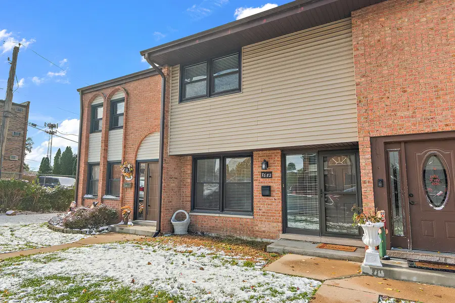 7682 S 88th Court, Justice, IL 60458 - Image #2