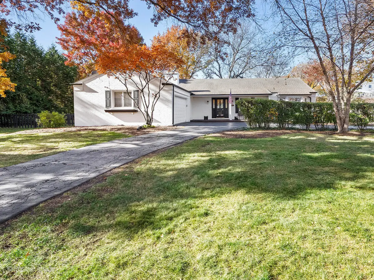 2S386 Seneca Drive, Wheaton, IL 60189 - Image #1