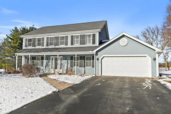 716 Surrey Lane, Sleepy Hollow, IL 60118