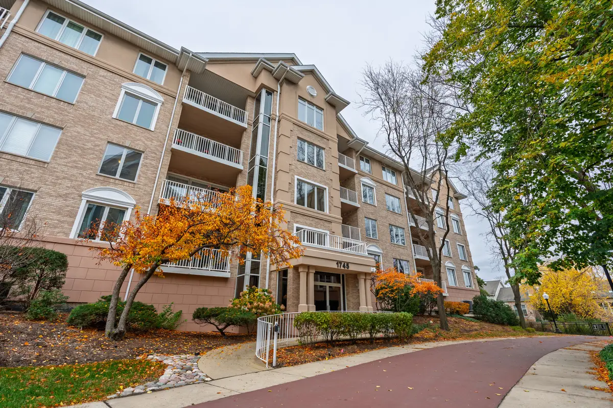 1745 Pavilion Way #206, Park Ridge, IL 60068 - Image #1