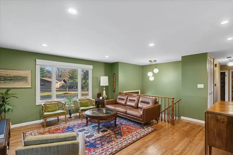 15342 W Clover Lane, Libertyville, IL 60048 - Image #2