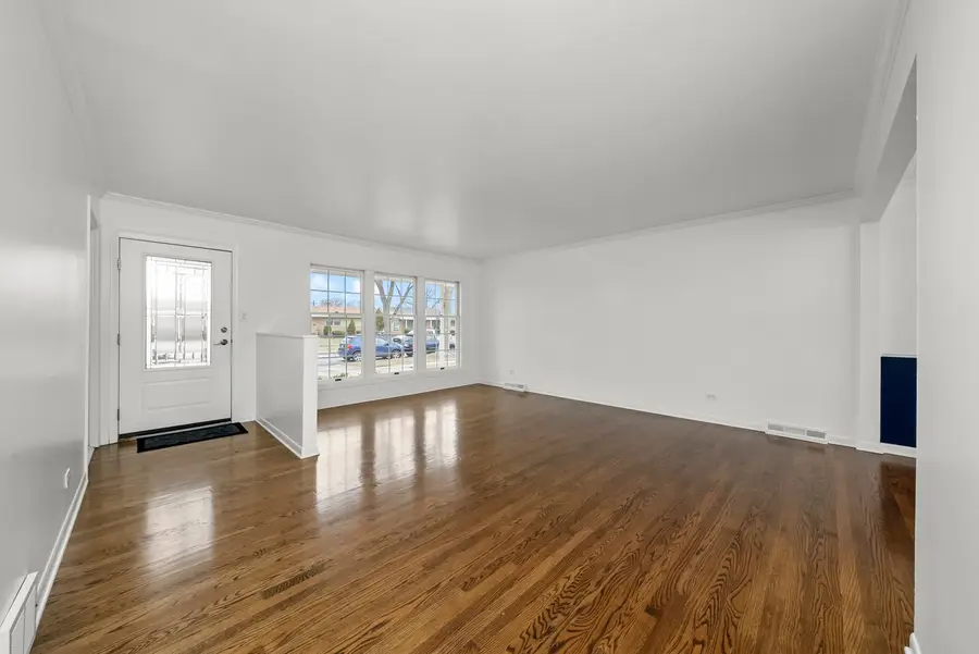 10025 Mulberry Avenue, Oak Lawn, IL 60453 - Image #2