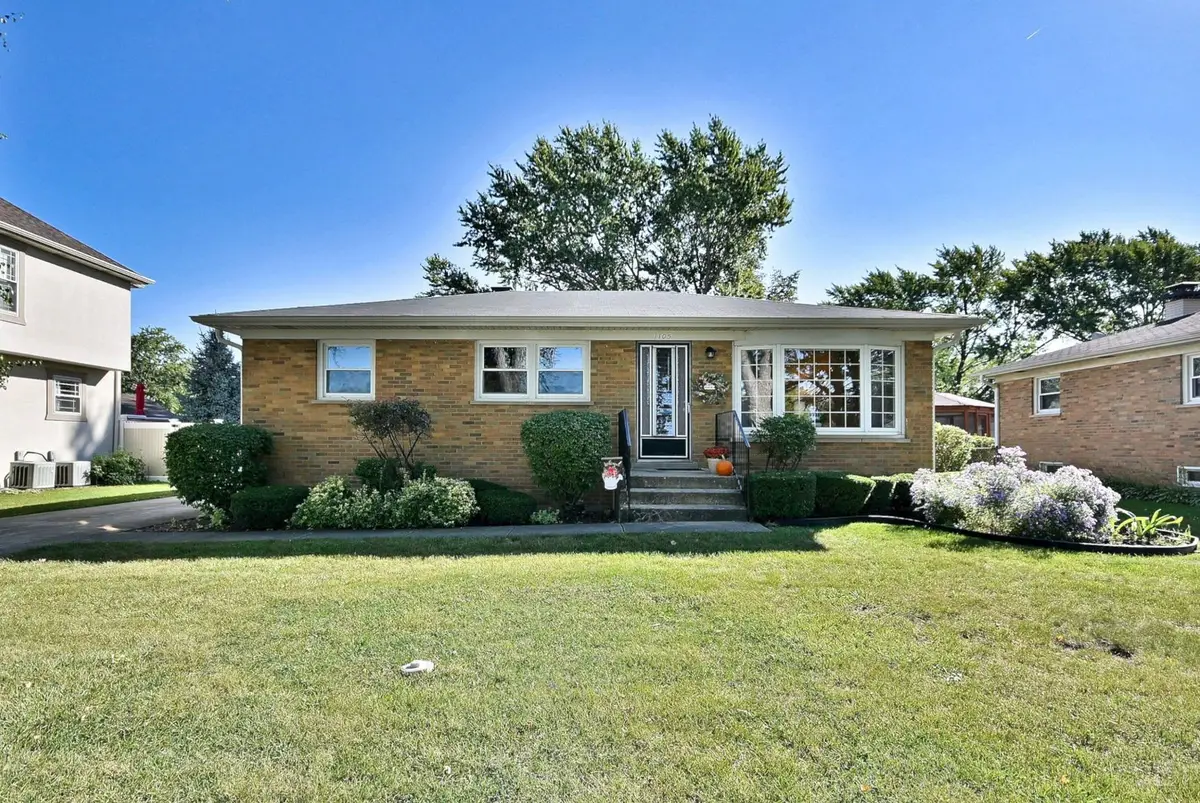 1105 S Fern Drive, Mount Prospect, IL 60056 - #1