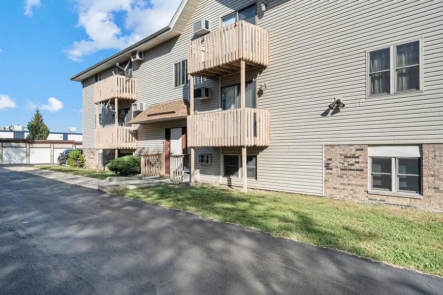 1521 Pioneer Road #7, Crest Hill, IL 60403 - Image #2