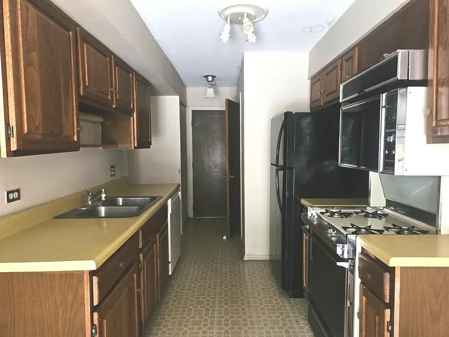 1007 Cleveland Court, Vernon Hills, IL 60061 - Image #3