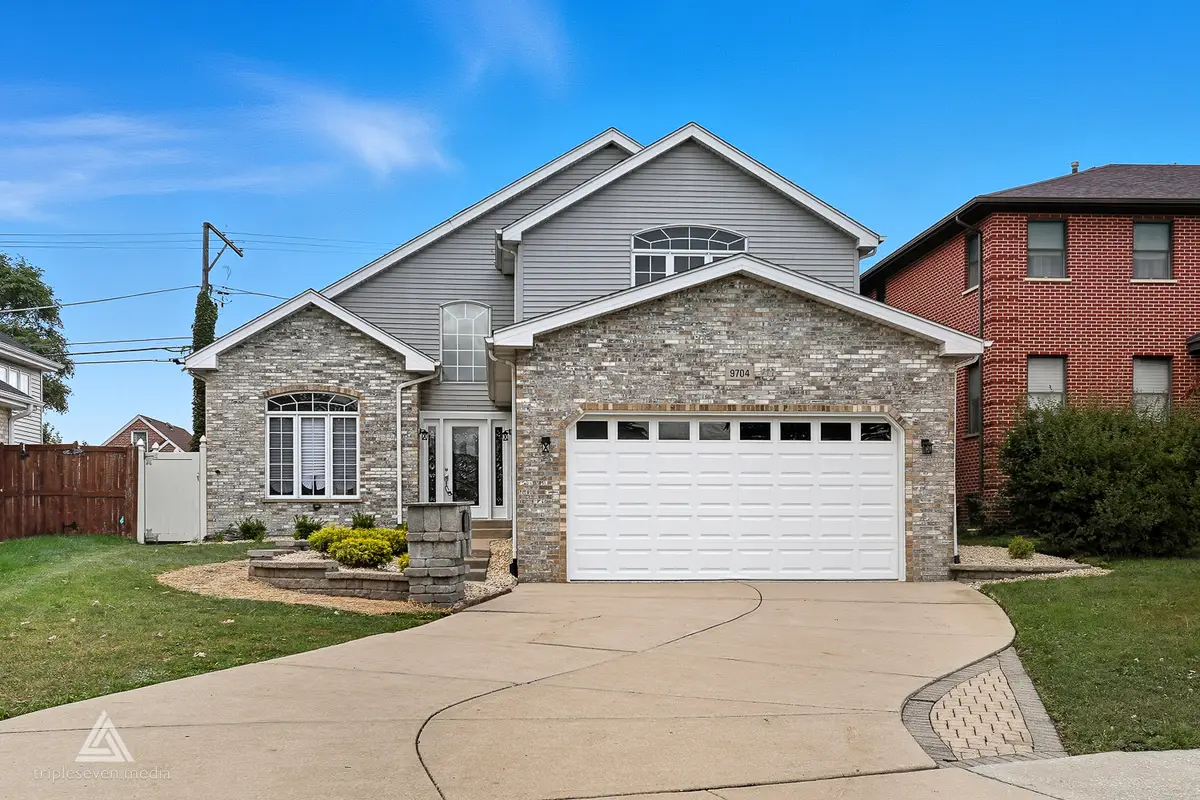 9704 W Shore Drive, Oak Lawn, IL 60453 - Image #1