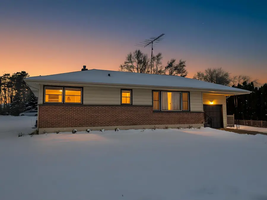 125 Arthur Drive, Woodstock, IL 60098 - Image #2