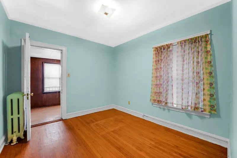 7652 S Cornell Avenue, Chicago, IL 60649 - #3