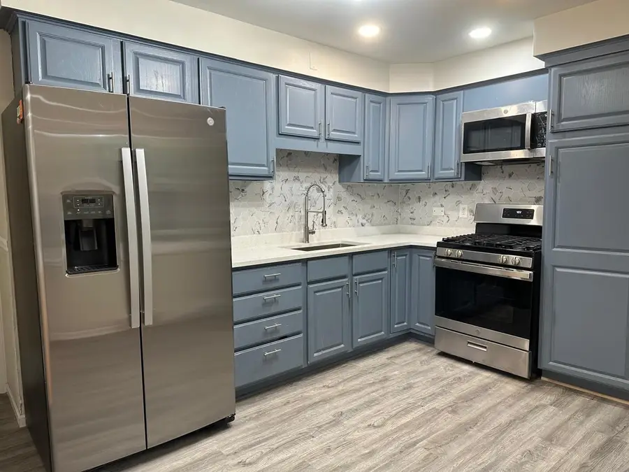 248 N Gay Court, Glenwood, IL 60425 - Image #2