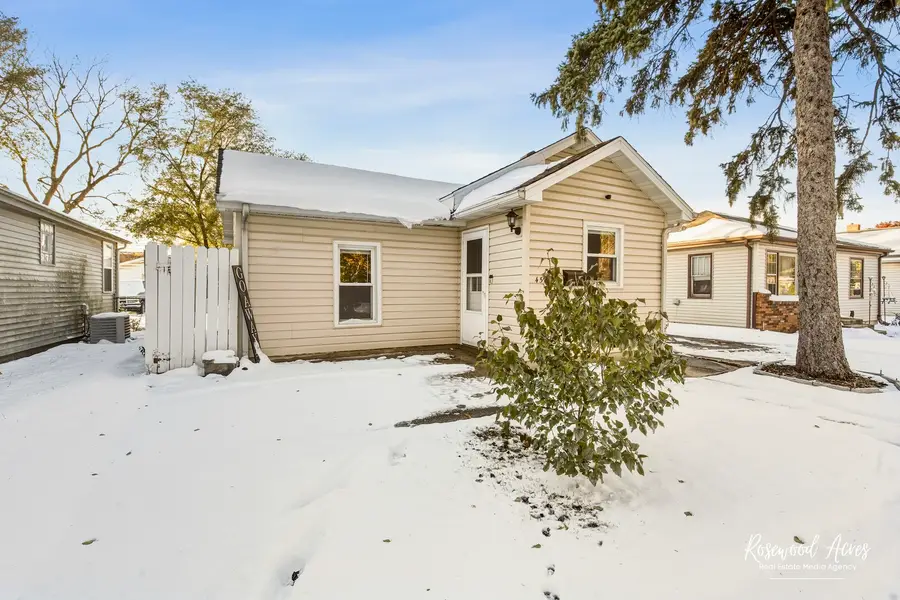 453 S Dearborn Avenue, Bradley, IL 60915 - Image #2