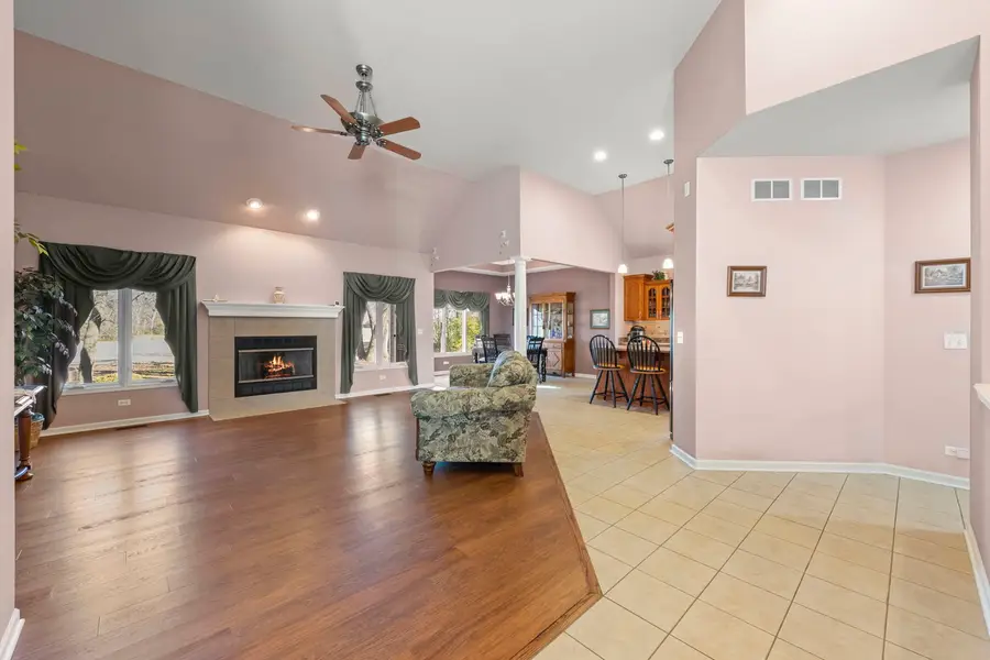 674 Friar Drive, Aurora, IL 60505 - Image #3