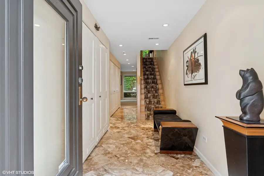 1318 N Sutton Place, Chicago, IL 60610 - Image #2