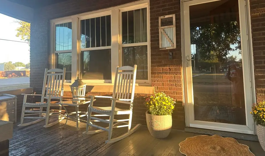 1120 Broadway Avenue, Mattoon, IL 61938 - Image #2