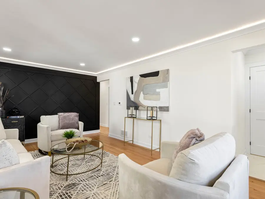 5625 W Leland Avenue, Chicago, IL 60630 - Image #3