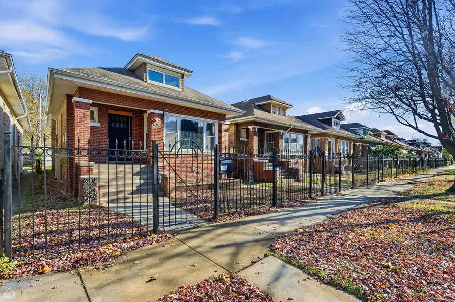 8111 S Manistee Avenue, Chicago, IL 60617 - Image #2