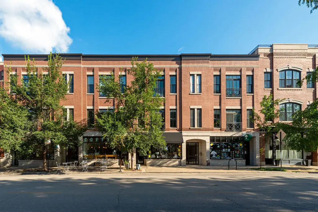 2142 W Roscoe Street #3D, Chicago, IL 60618 - Image #1