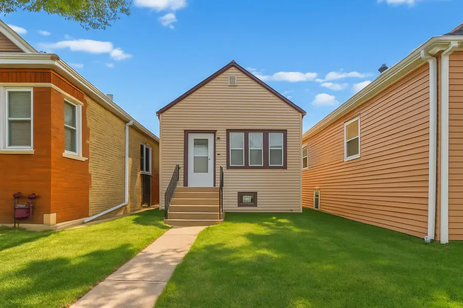 4824 W Winnemac Avenue, Chicago, IL 60630 - Image #2