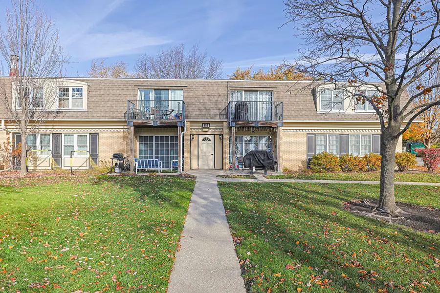 1111 Pleasant Run Drive #911, Wheeling, IL 60090 - Image #3