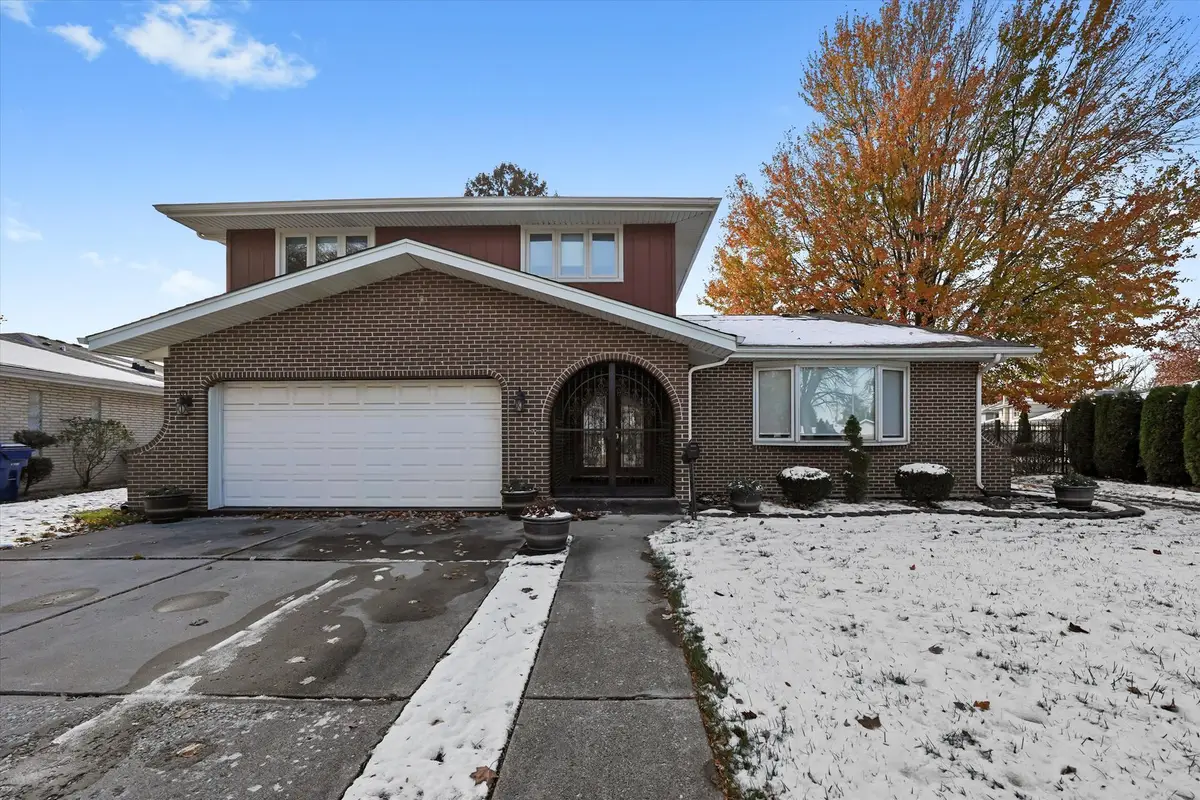 9120 S Keeler Avenue, Oak Lawn, IL 60453 - Image #1