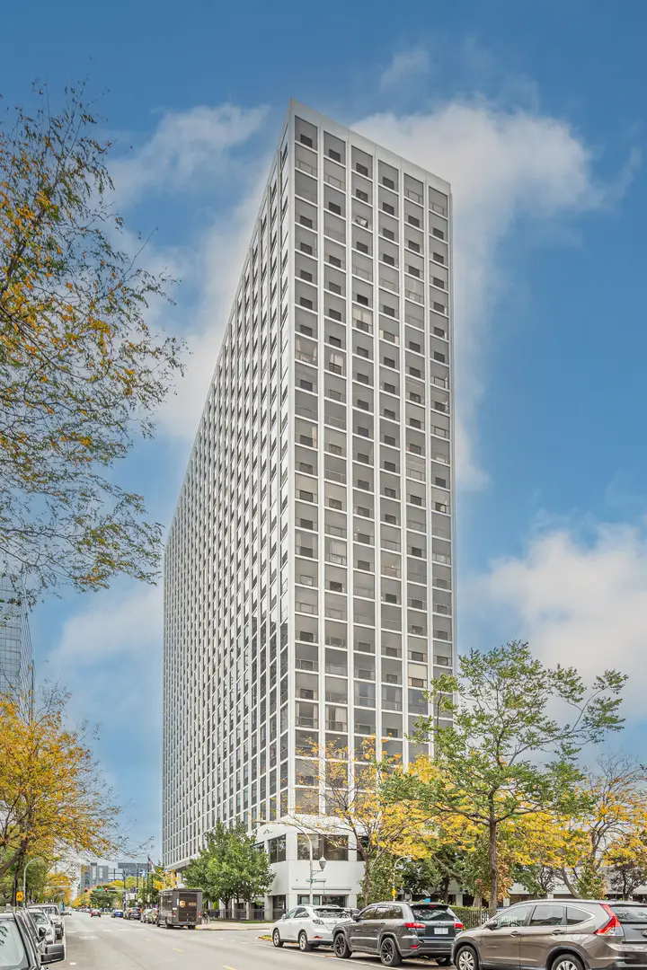 4343 N Clarendon Avenue #707, Chicago, IL 60613 - Image #1