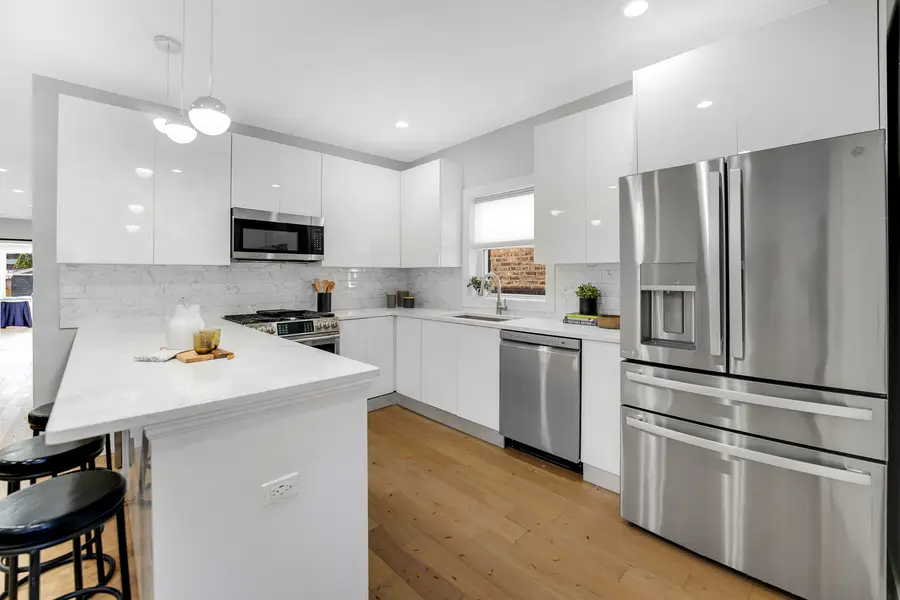 4721 W Warwick Avenue, Chicago, IL 60641 - Image #3