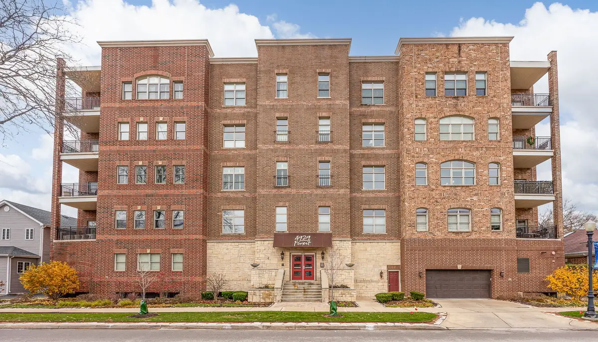 4929 Forest Avenue #2E, Downers Grove, IL 60515 - Image #1