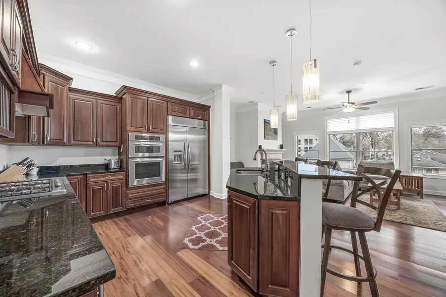 4929 Forest Avenue #2E, Downers Grove, IL 60515 - Image #3