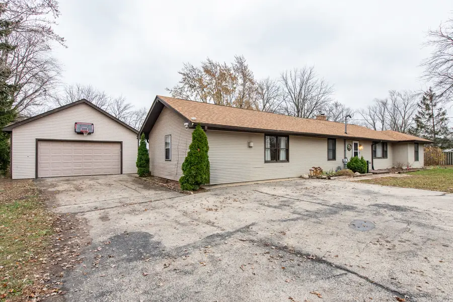 35861 N Fuller Road, Gurnee, IL 60031 - Image #2