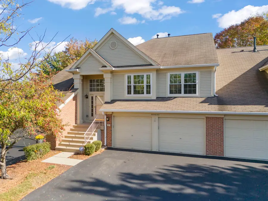 30W023 Cedar Court, Warrenville, IL 60555 - Image #2