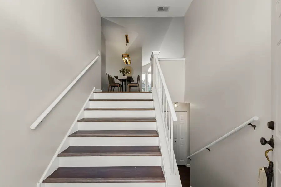 30W023 Cedar Court, Warrenville, IL 60555 - Image #3