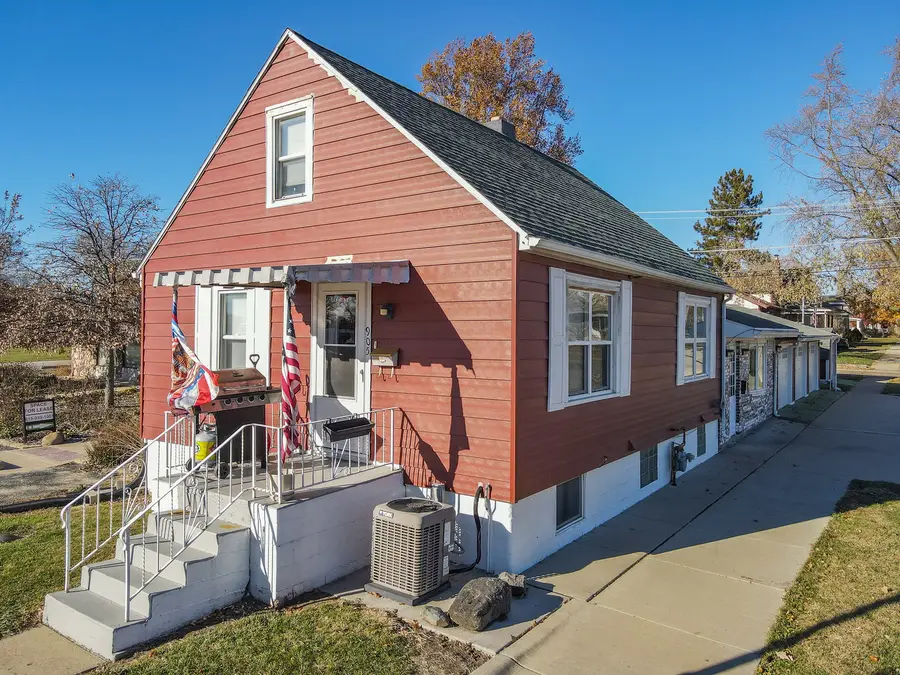 905 W Broadway Street, Bradley, IL 60915 - Image #2