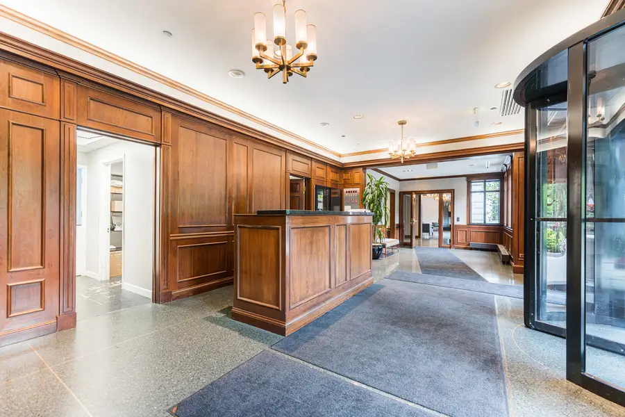 55 W Delaware Place #1011, Chicago, IL 60610 - Image #2