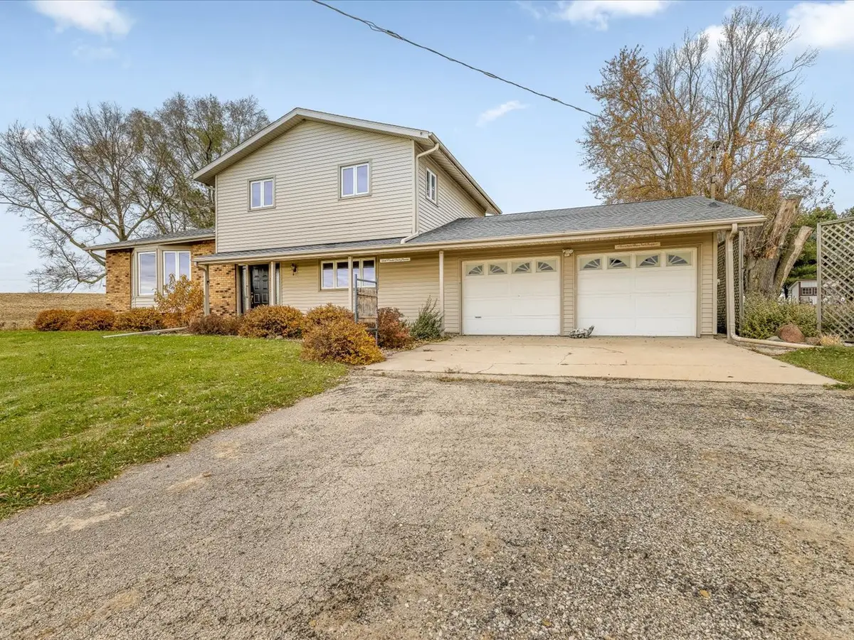 2110 E Angle Road, Dakota, IL 61018 - Image #1