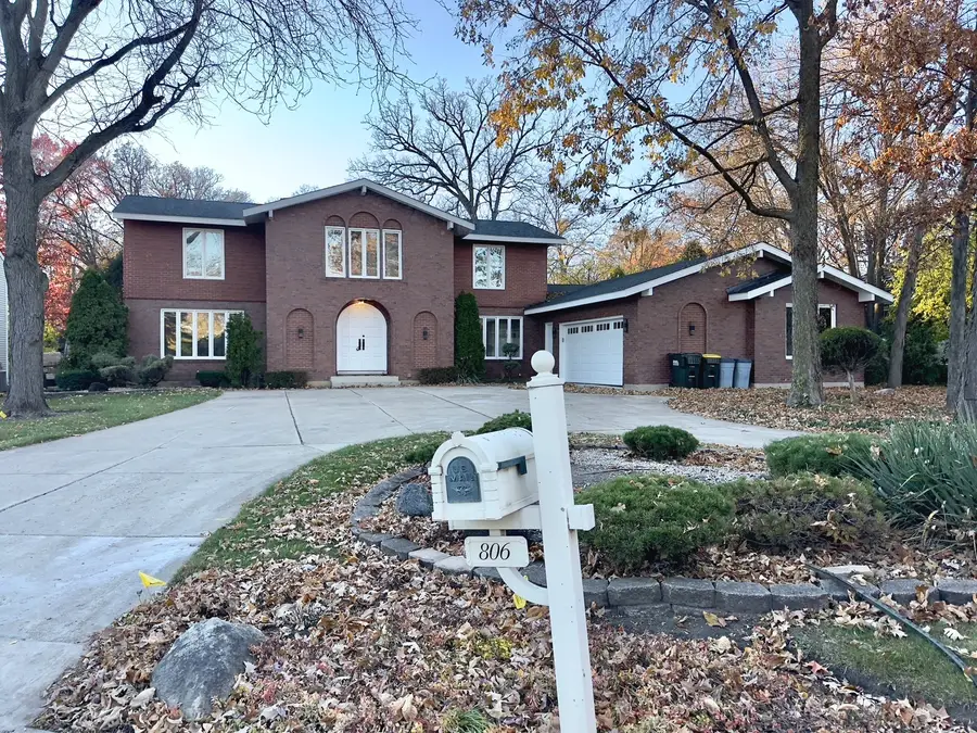 806 Wildwood Court, Oak Brook, IL 60523 - Image #2
