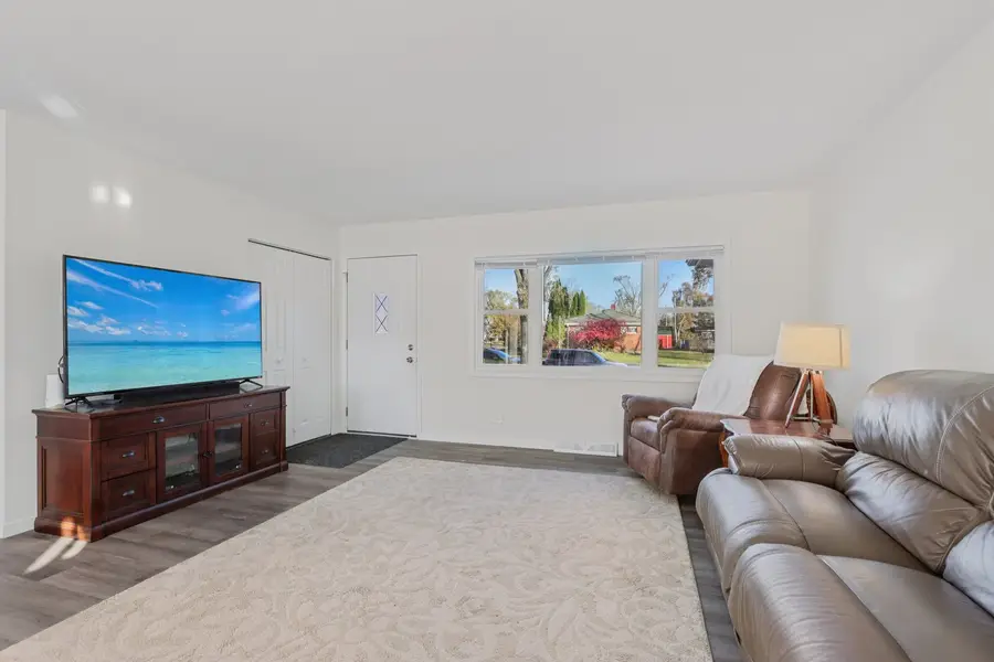 866 Clark Lane, Des Plaines, IL 60016 - Image #3