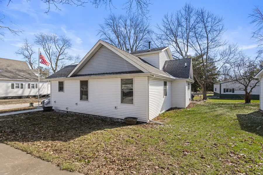 16 N Locust Street, Pesotum, IL 61863 - #2