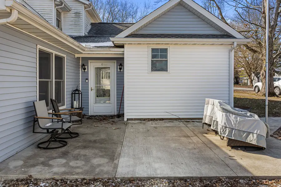 16 N Locust Street, Pesotum, IL 61863 - #3
