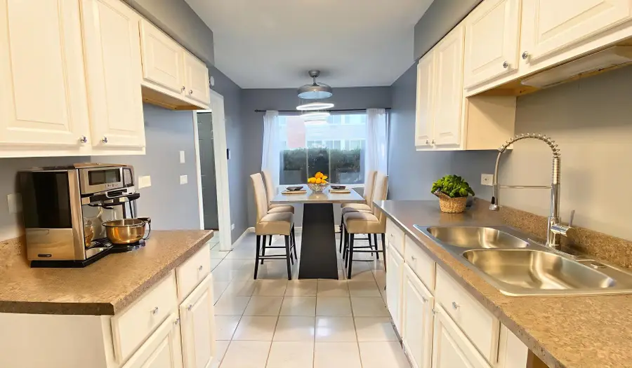 2633 Hawthorne Lane #B, Flossmoor, IL 60422 - Image #2